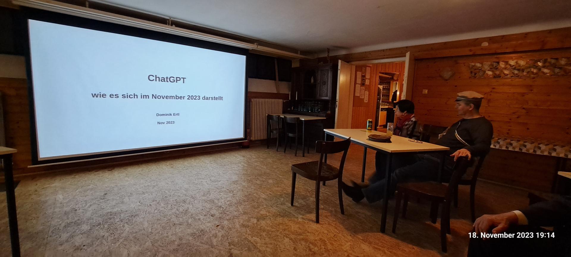 WA ChatGPT mit DI Dr. Dominik Ertl ChatGPT Startbild des Vortrages auf Großbildleinwand